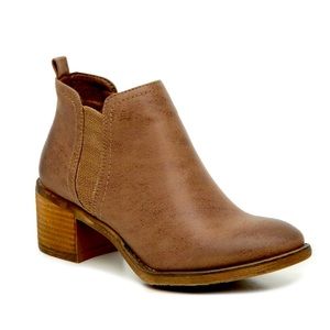 B52 By Bullboxer Brown Hayden Women’s Chelsea Block Heel Ankle Boot / Bootie